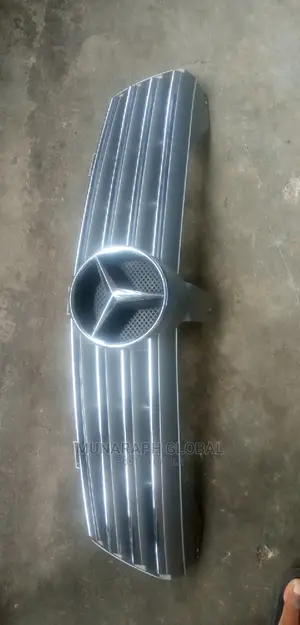 Mercedes Benz CLS Front Grille.