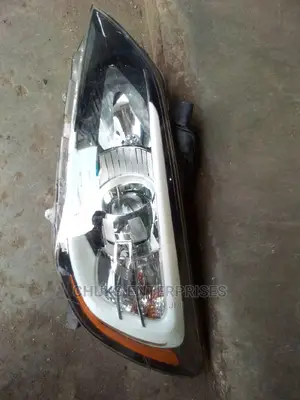 Kia Cadenza 2010/2012 Headlight