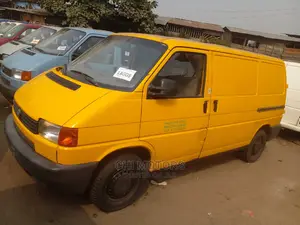 Volkswagen Transporter 2002 Yellow