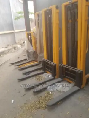 Manual Hand Push Stacker 2000kg