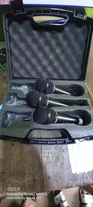 Behringer Pro 3 in 1 Vocal Dynamic Wired Microphone