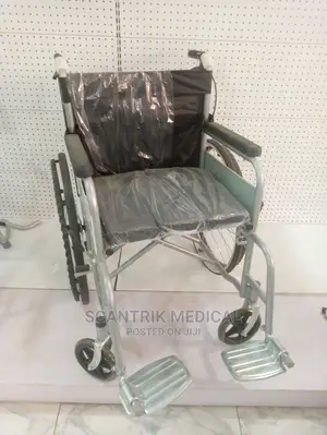 Manual Outdoor Elderly Handicapped Wheel Chair