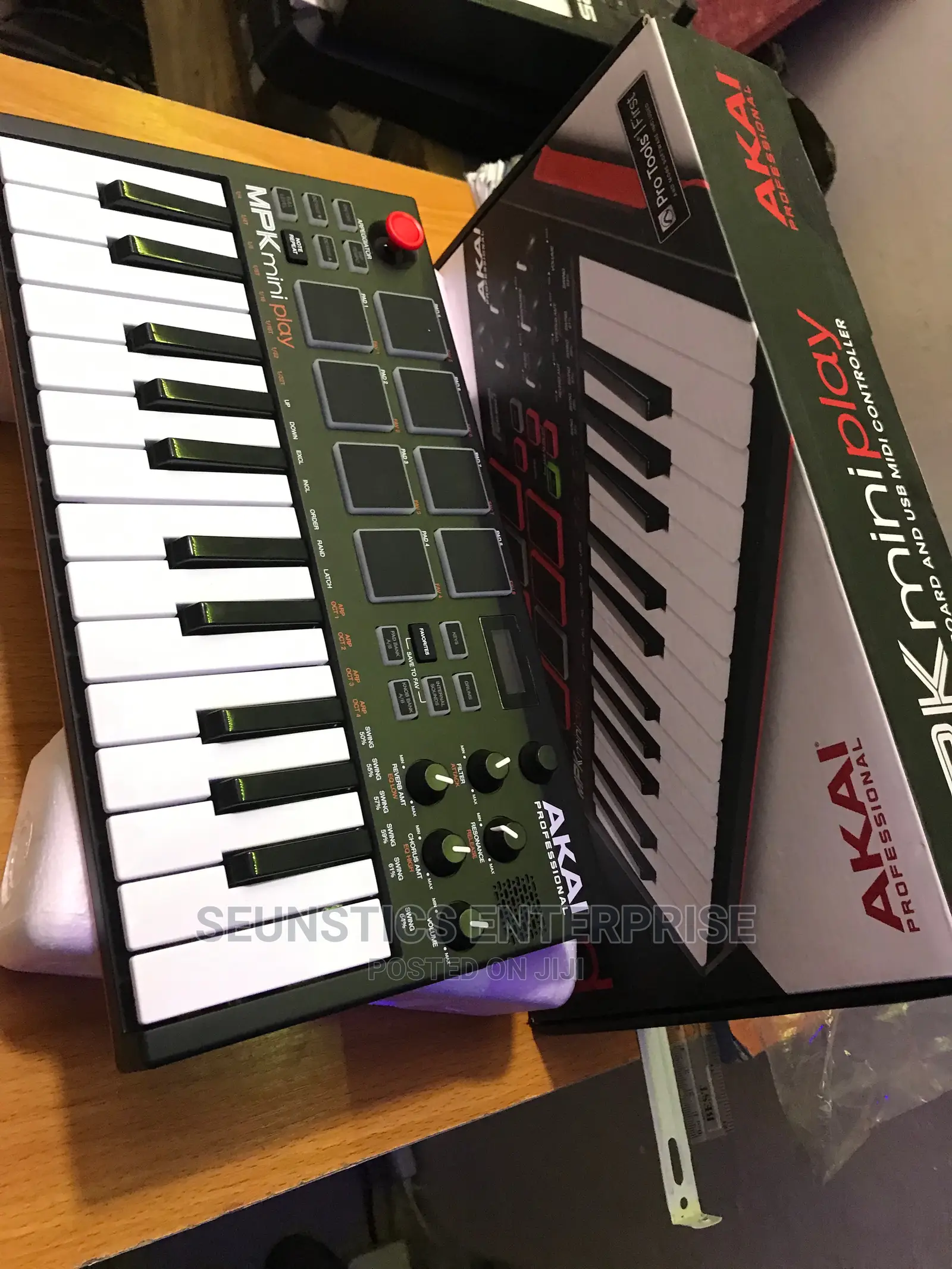 Akai Professional MPK Mini Keyboard