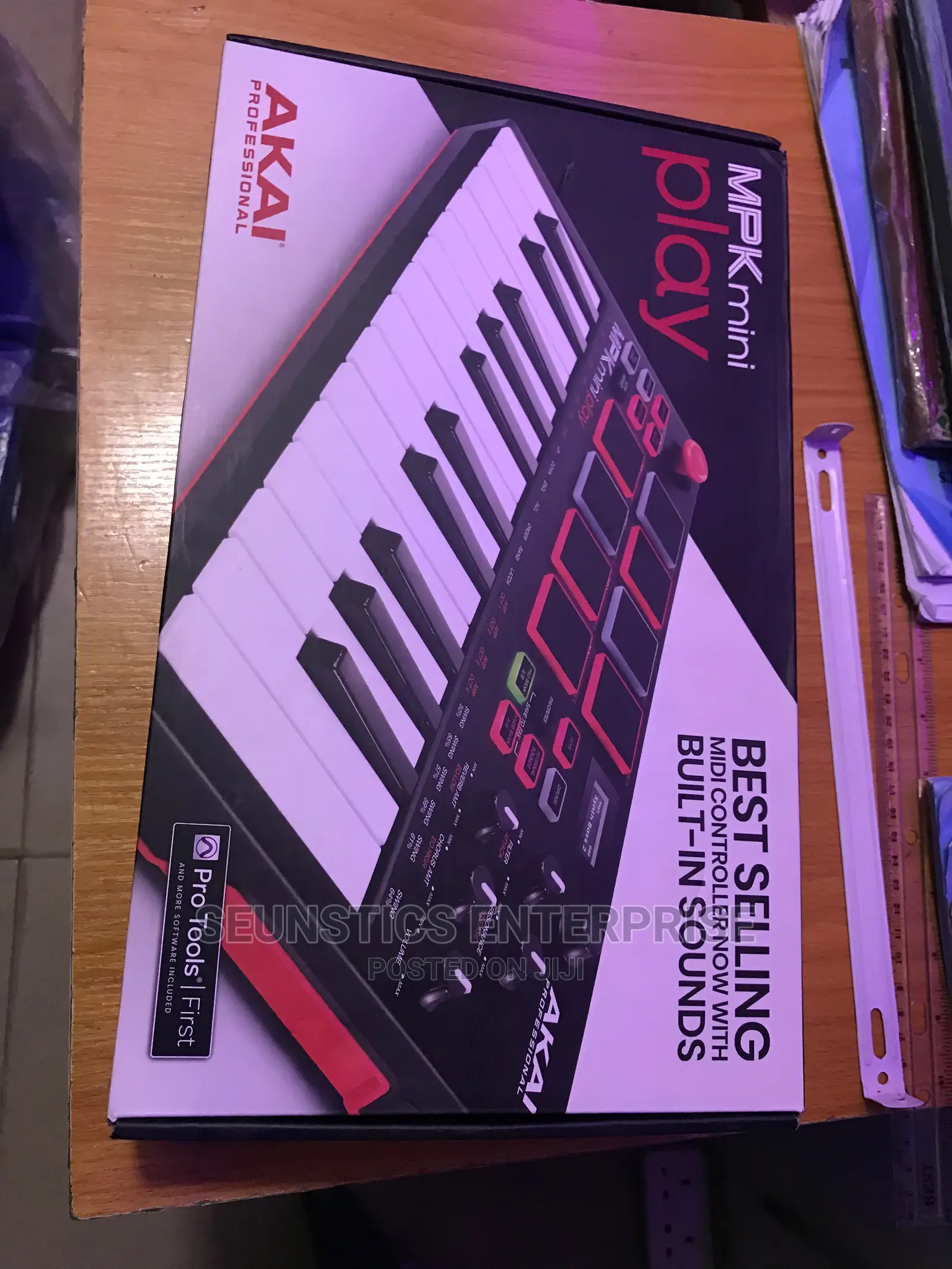 Akai Professional MPK Mini Keyboard