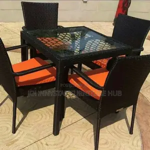 Outdoor Lathan Table With 4 Chairs