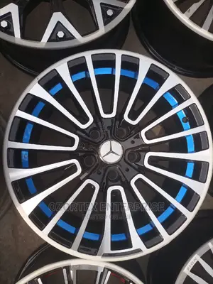 Quality 18 Rim for Lexus and Mercedes Benz.