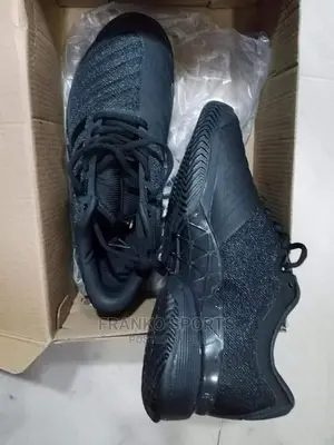 Adidas Tennis Shoes