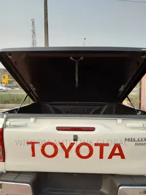 Boot Cover for Toyota Hilux 2015-2019 With Shocks
