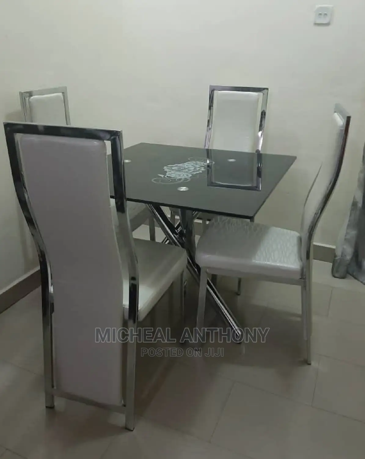 Four Coner Dining Table