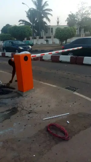 Entrance Road Remote Access Control Barrier