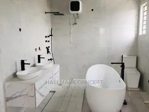Luxury Bath Tub With Stand Alone Mixers