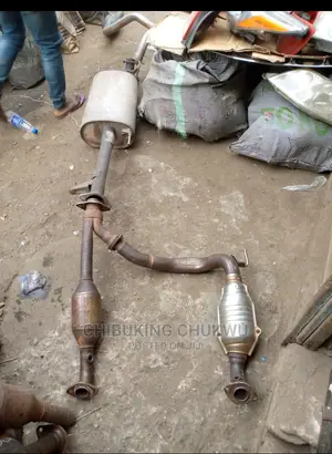 Toyota 4runner 2005 -07 Complete Exhaust Pot and Catalyst.