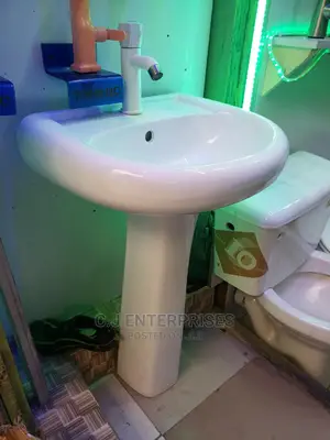 Quality Ceramic Standing Wash Hand Basin.