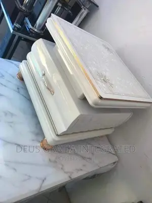 Small Centre Table/Side Stool 2ft