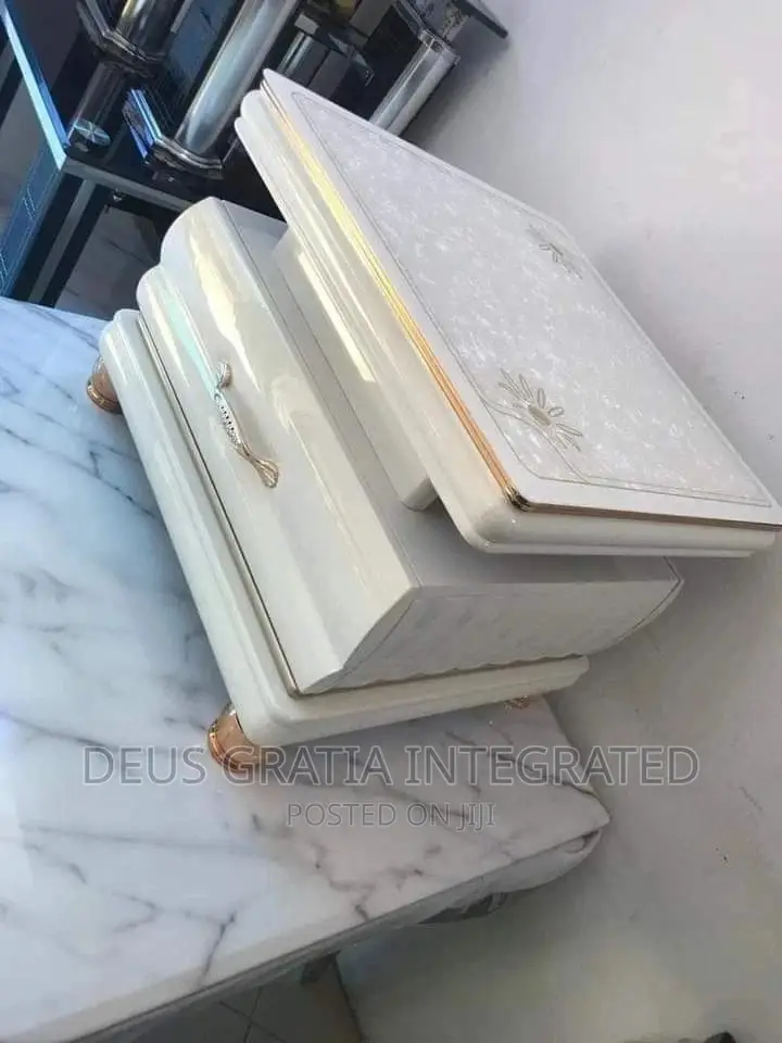 Small Centre Table/Side Stool 2ft