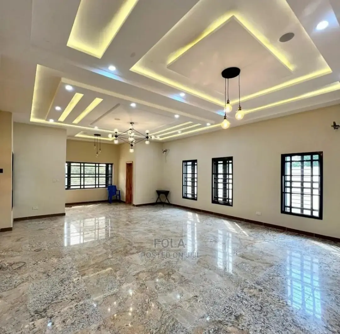 Plasterboard Ceiling Screeding
