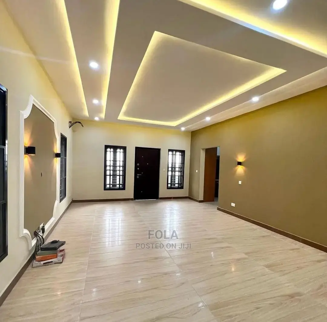 Plasterboard Ceiling Screeding