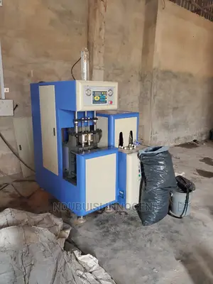 Pet Blowing Bottle Pet Blowing Machine.