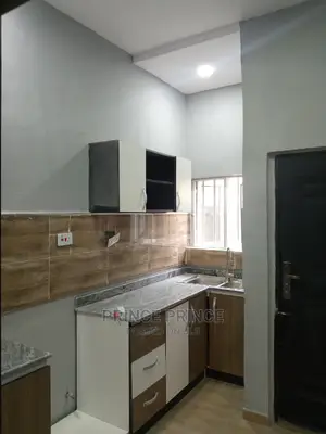 Furnished 2bdrm Block of Flats in Surulere for rent