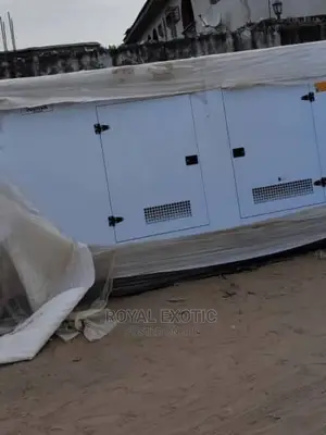 300kva Perkins Diesel Soundproof Generator 100%Coppa.