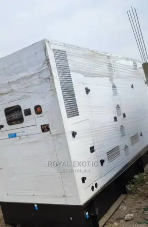 250kva Perkins Diesel Soundproof Generator 100%Coppa.