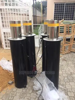 Bollards Road Barrier for Security