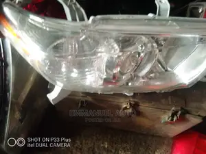 Head Light Toyota Highlander 2010/2012