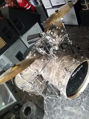 Mackiee Drum Set.