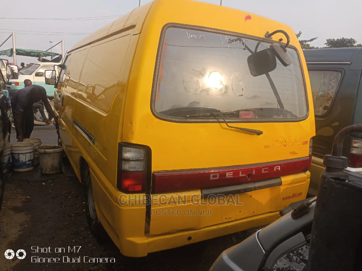 Mitsubishi L300 2004 Orange