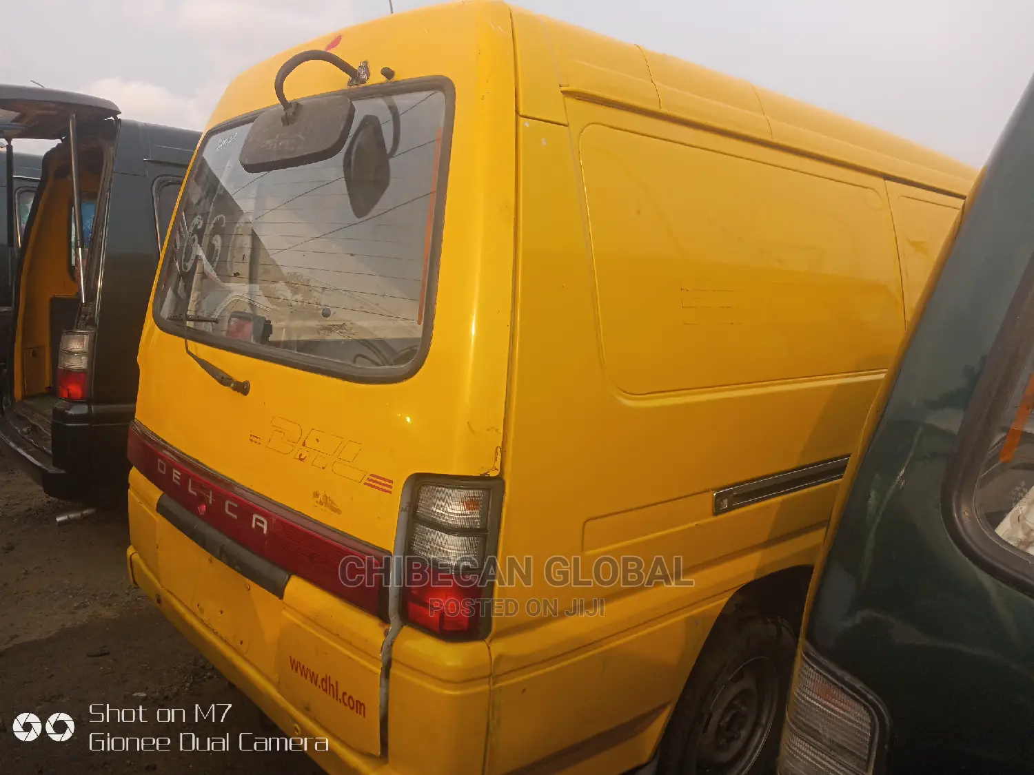 Mitsubishi L300 2004 Orange