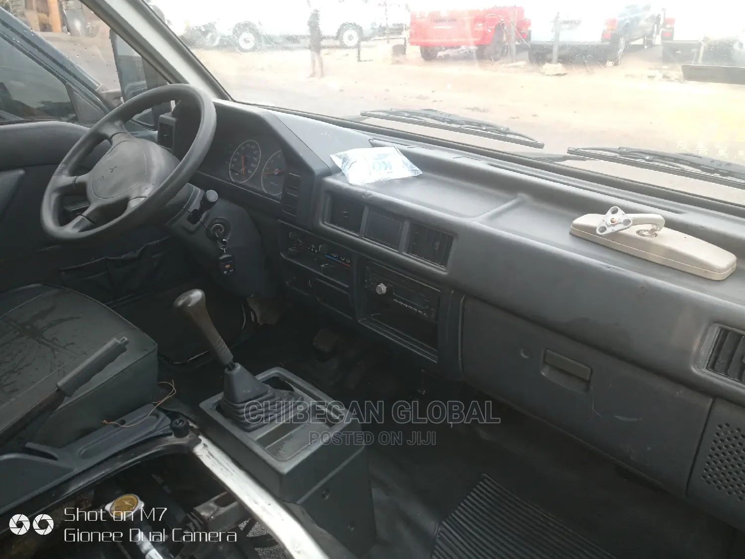 Mitsubishi L300 2004 Orange