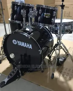 Yamaha Drum Set