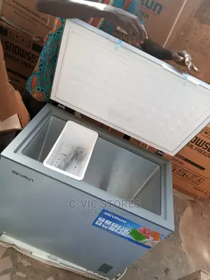 Skyrun 200-Litres Chest Freezer Bd-200a Grey