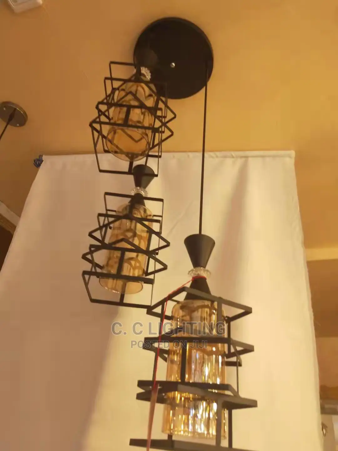 Dropping Pendant Light
