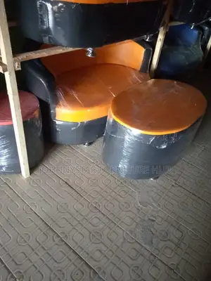 High Quality Table With Single Sofas Chairs