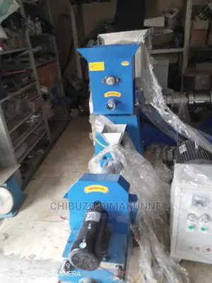 Feed Extruder