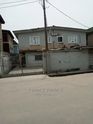 3bdrm Block of Flats in Surulere for sale