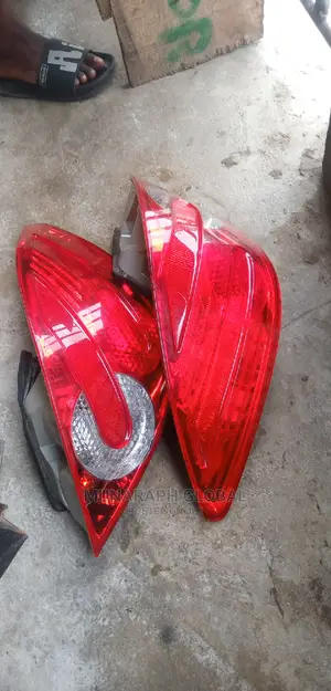 Mercedes Benz R350 Rear Light Set.