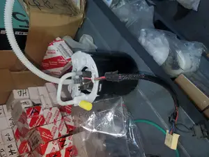 LR3 Fuel Pump (Complete)
