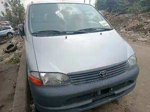 Toyota HiAce 2002 Silver