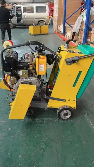 Asphalt Cutting Machine