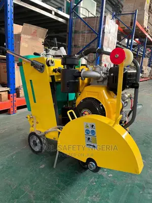 Asphalt Cutting Machine