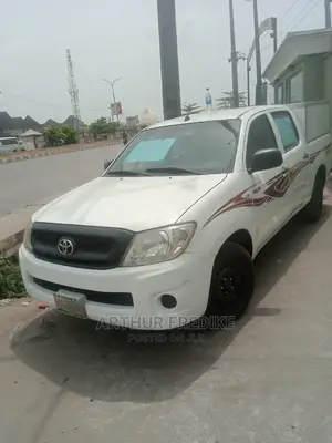 Toyota Hilux 2014 White