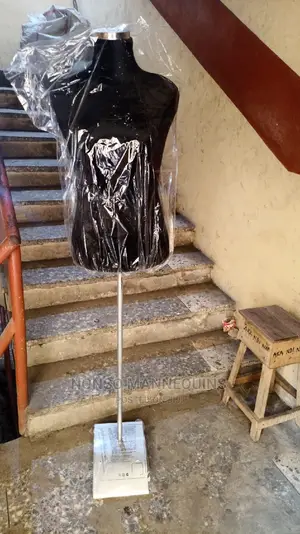 10 Body Female Dressform With Metal Stand