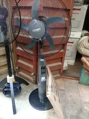 QASA 18" Rechargeable Fan Standard