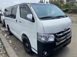 Toyota HiAce 2014 White
