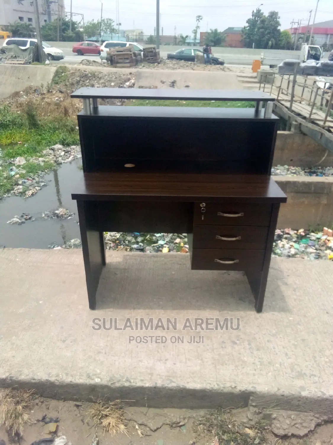 Office Receptionist Table