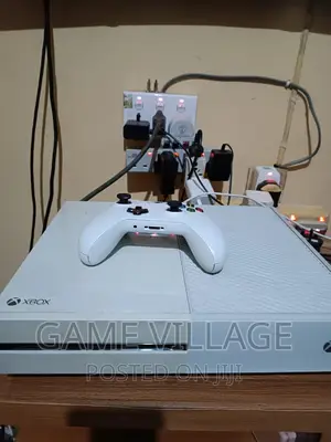 London Used Xbox One With One Controller Games