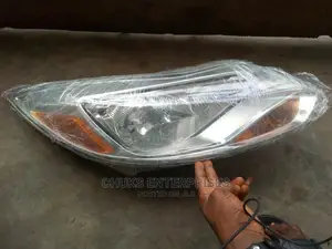 Ford Focus 2013 Headlight