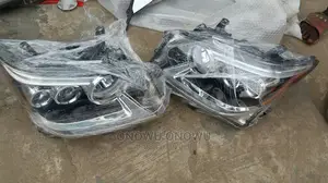 Lexus Gx 460 2015 Set of Head Lamp